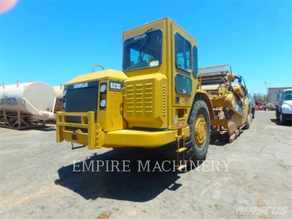 CAT 623G Skrejpre