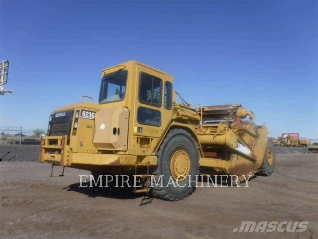 CAT 623G Skrejpre
