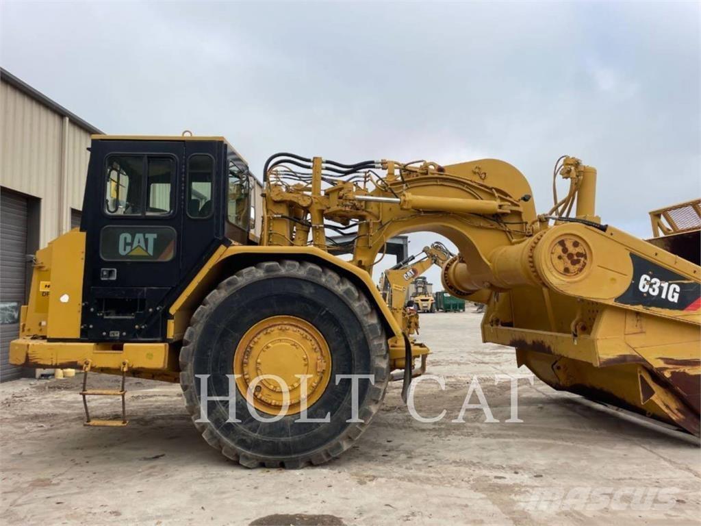 CAT 631G Skrejpre
