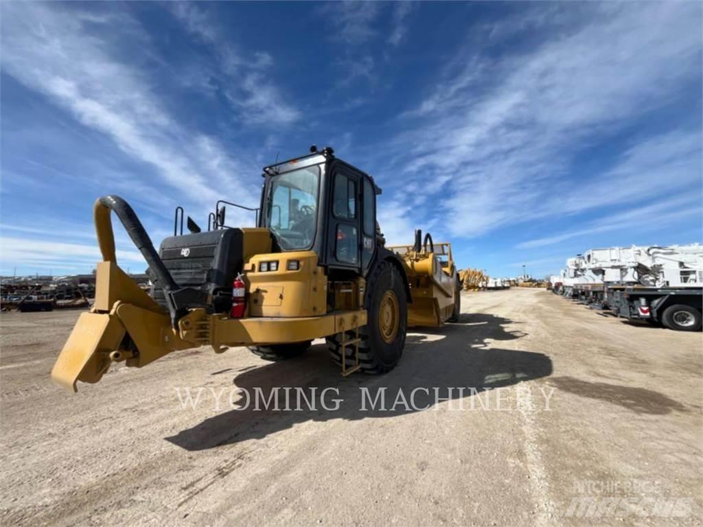 CAT 637 Skrejpre