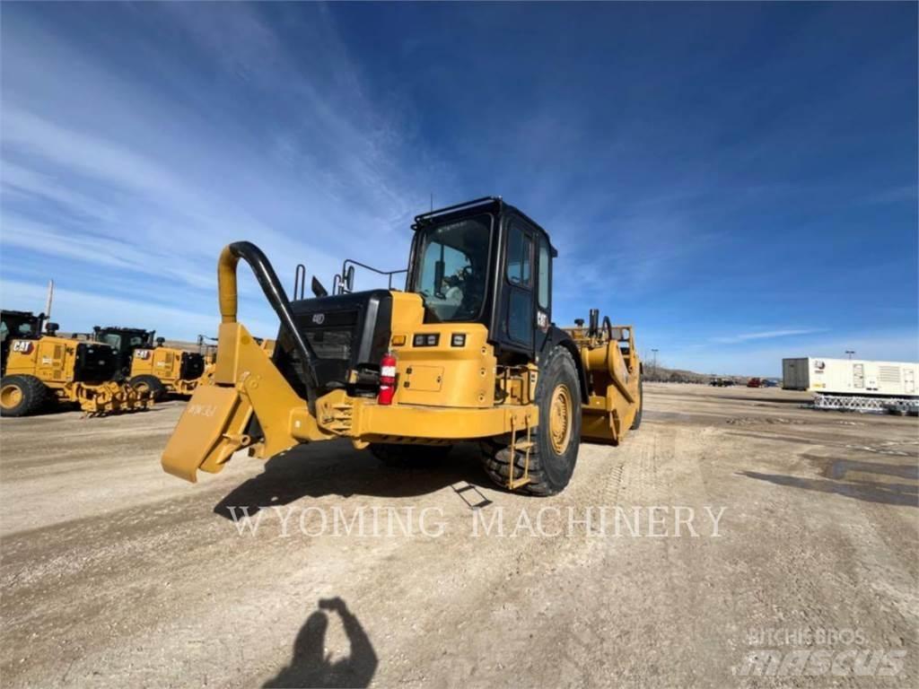 CAT 637 Skrejpre