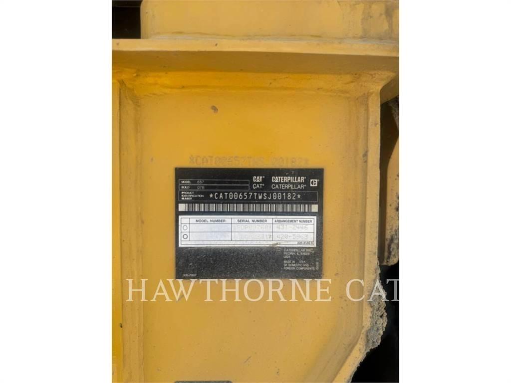 CAT 657 Skrejpre