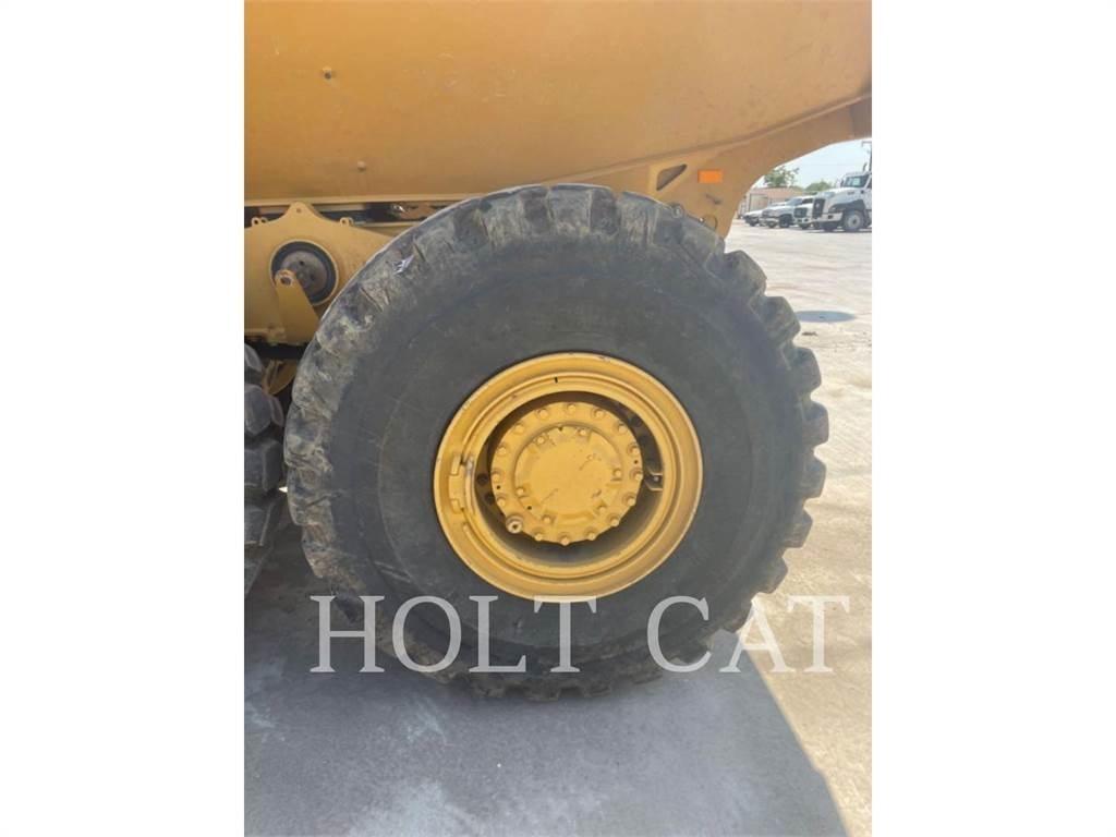 CAT 725 Kĺbové nákladné autá