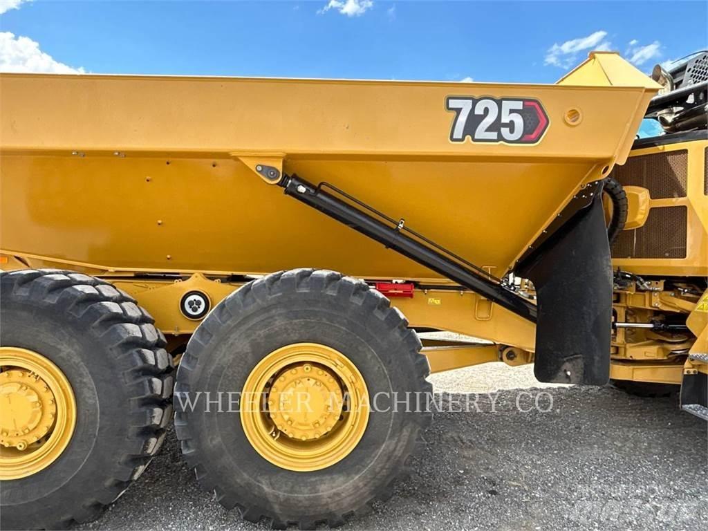 CAT 725 Kĺbové nákladné autá