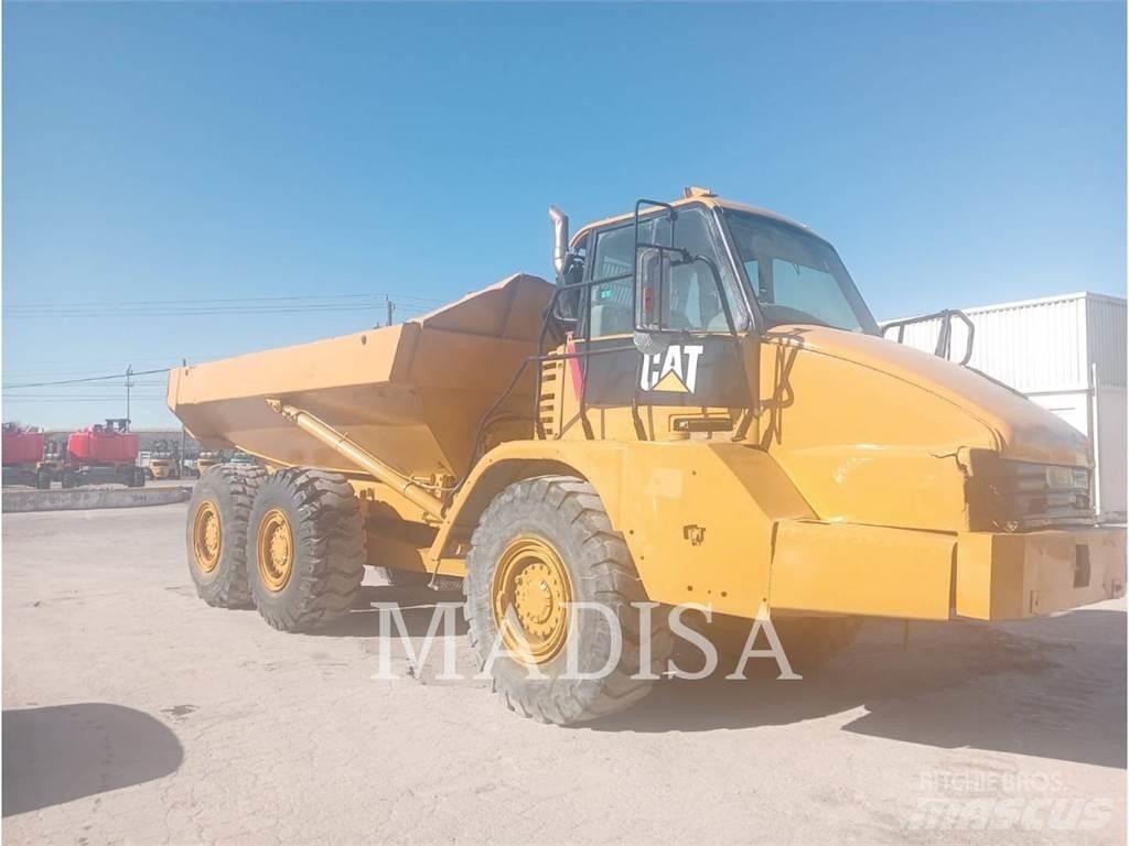 CAT 725 Kĺbové nákladné autá