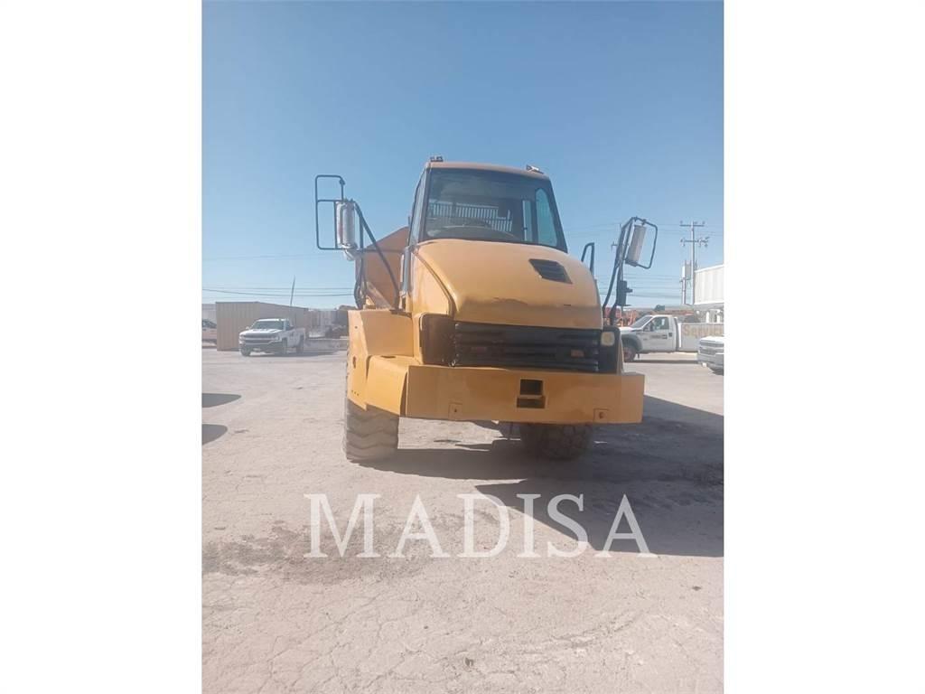 CAT 725 Kĺbové nákladné autá