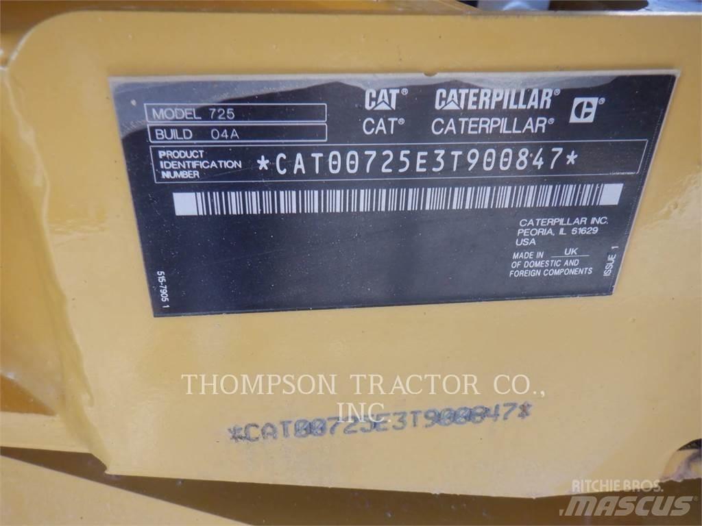 CAT 725 Kĺbové nákladné autá