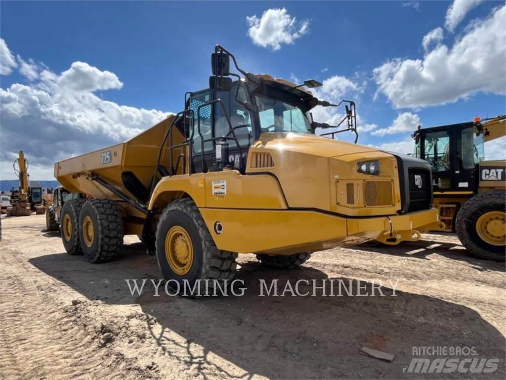 CAT 725 Kĺbové nákladné autá