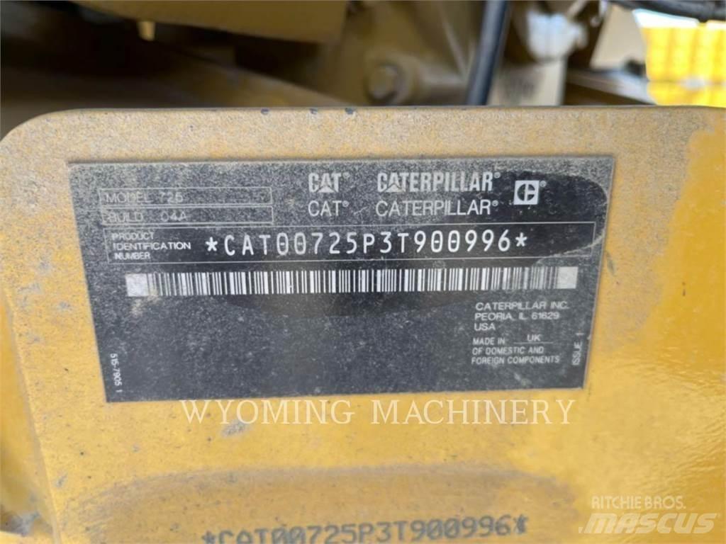 CAT 725 Kĺbové nákladné autá