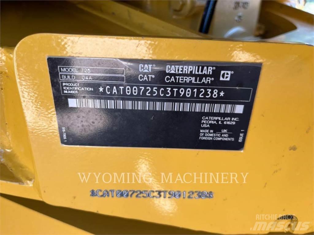 CAT 725 Kĺbové nákladné autá