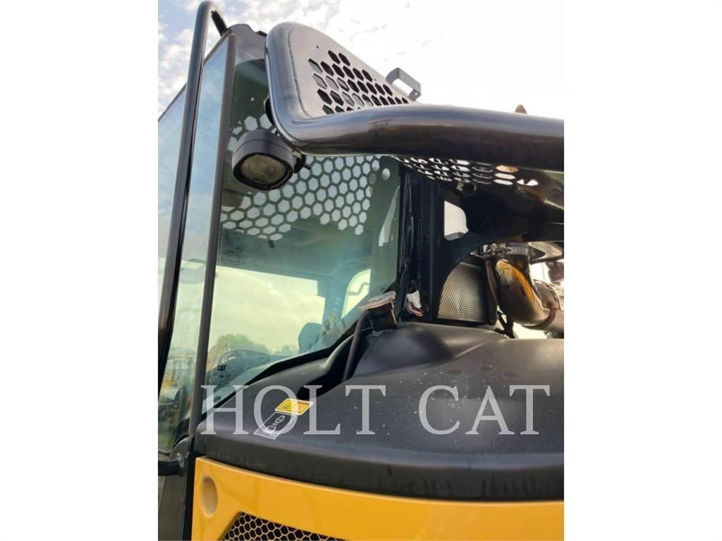 CAT 725 Kĺbové nákladné autá