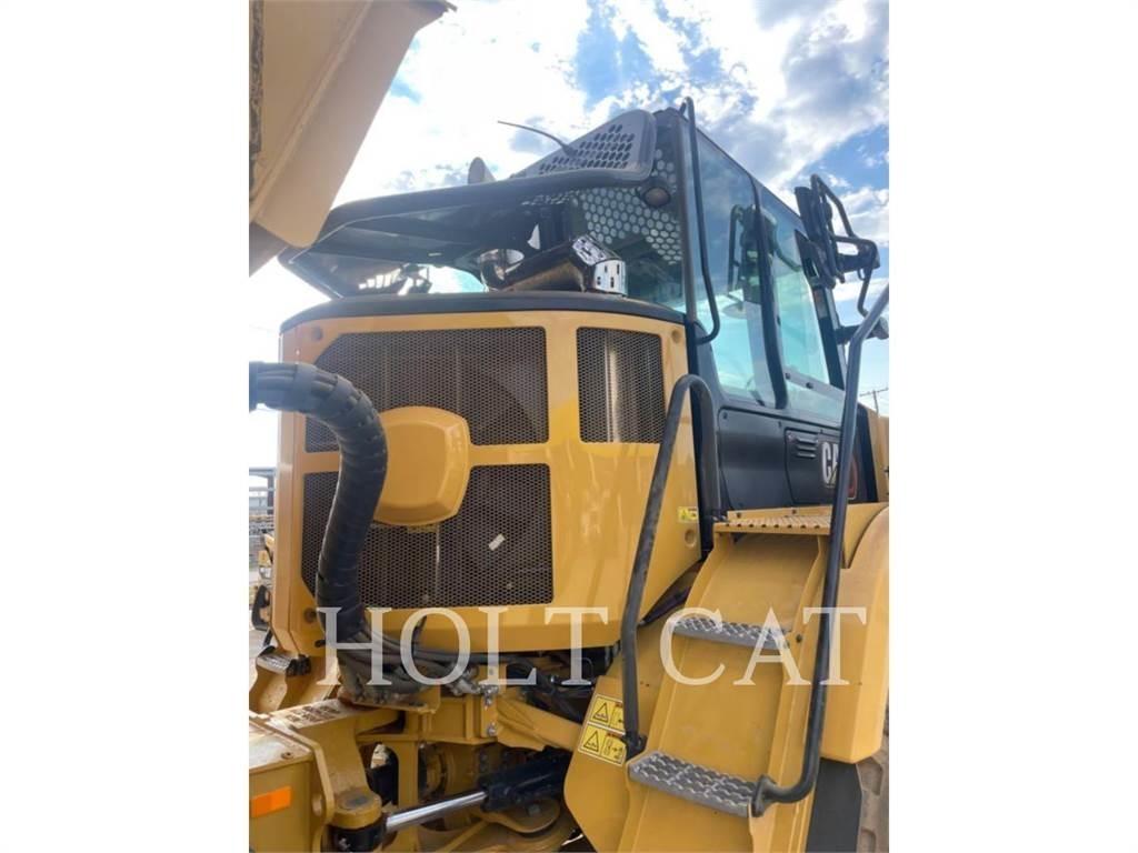 CAT 725 Kĺbové nákladné autá