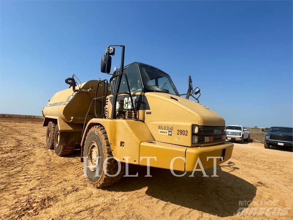 CAT 725 Kĺbové nákladné autá