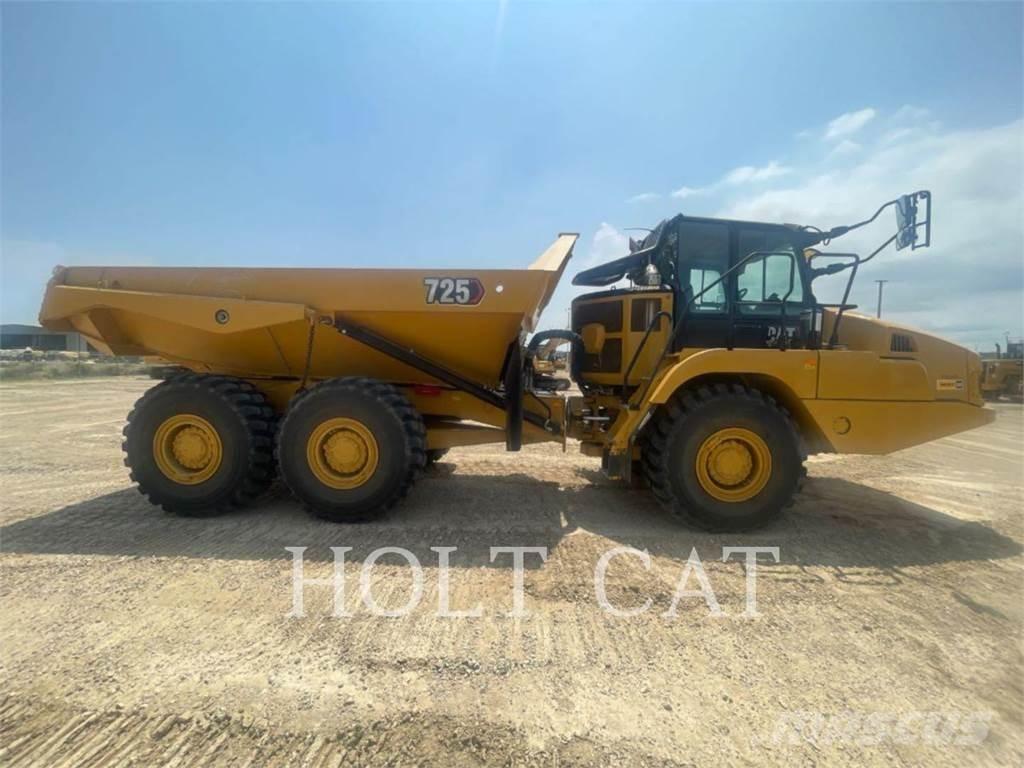 CAT 725 Kĺbové nákladné autá