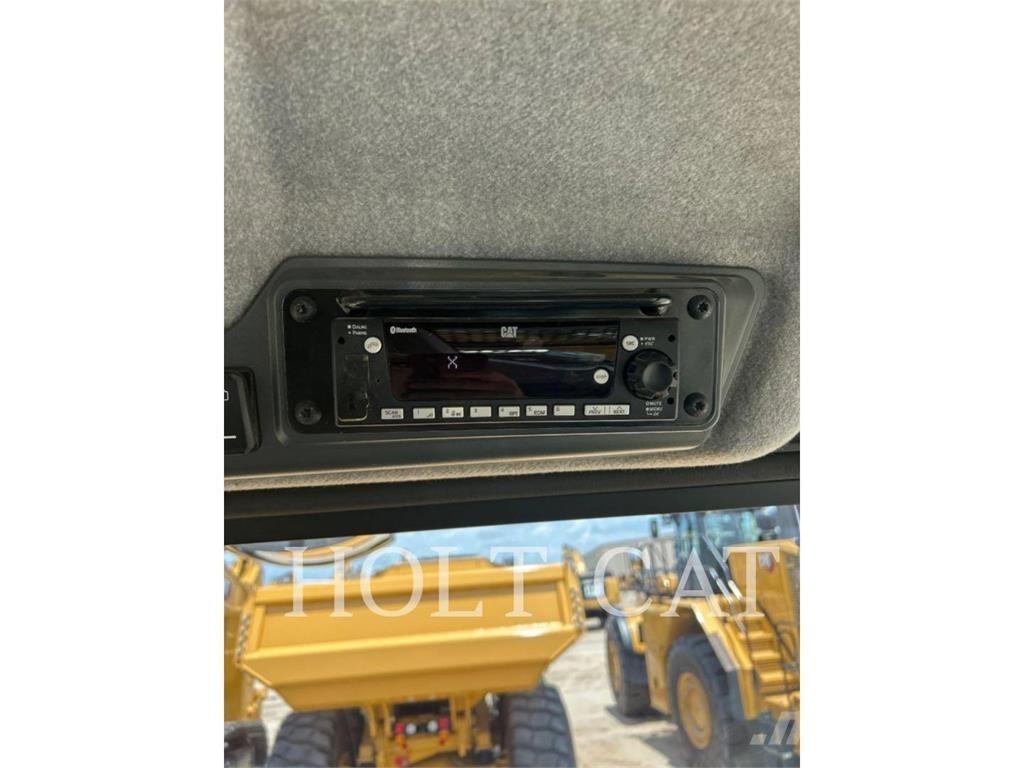 CAT 725 Kĺbové nákladné autá