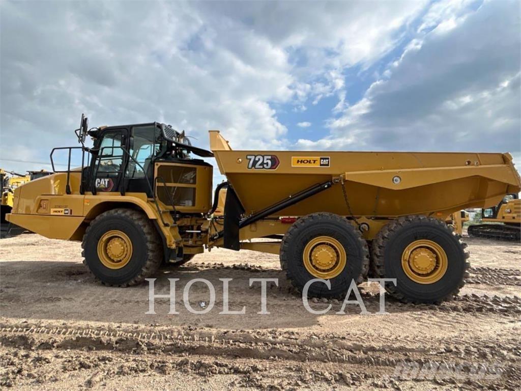CAT 725 Kĺbové nákladné autá