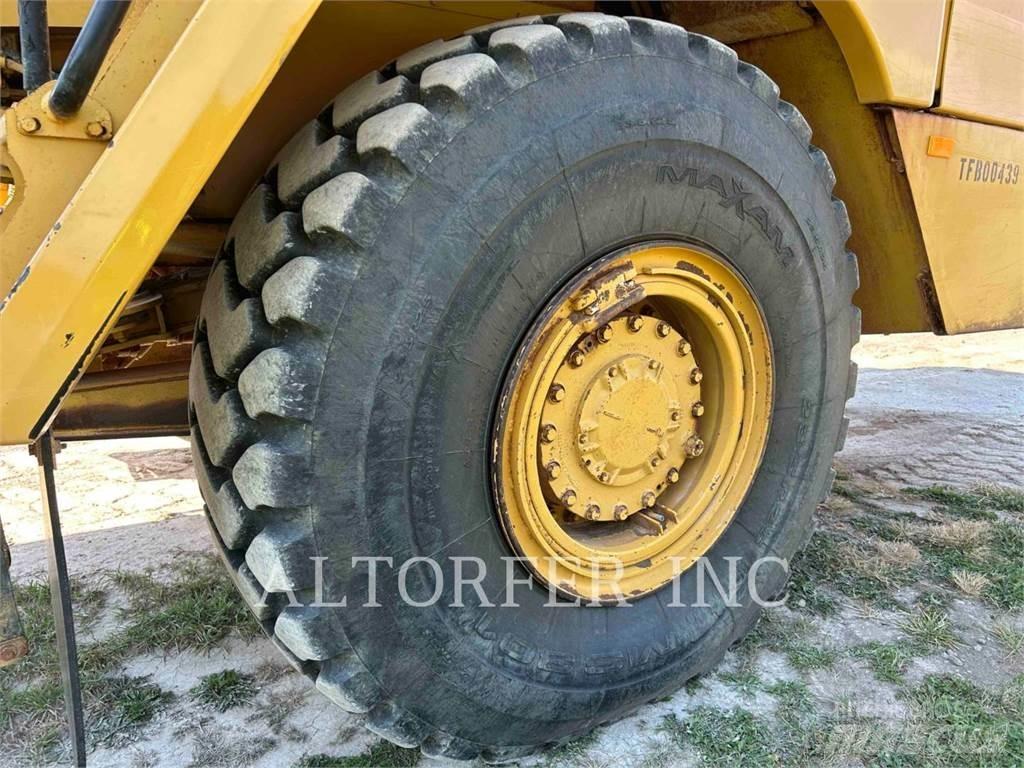 CAT 725C Kĺbové nákladné autá