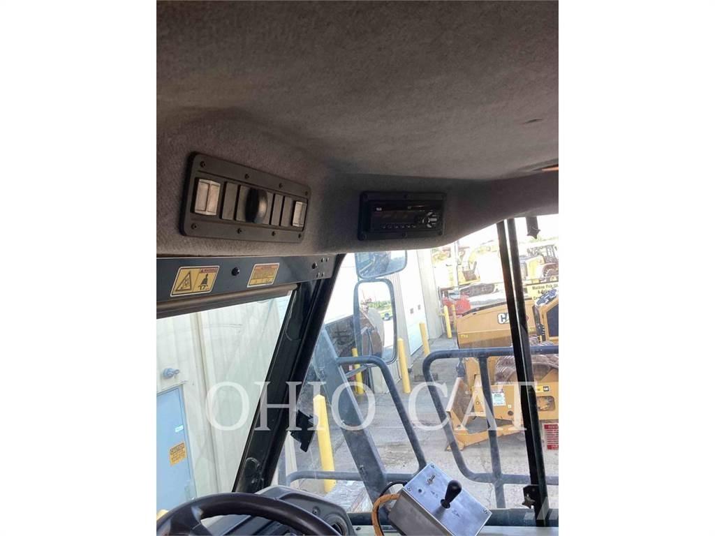 CAT 725C WT Kĺbové nákladné autá
