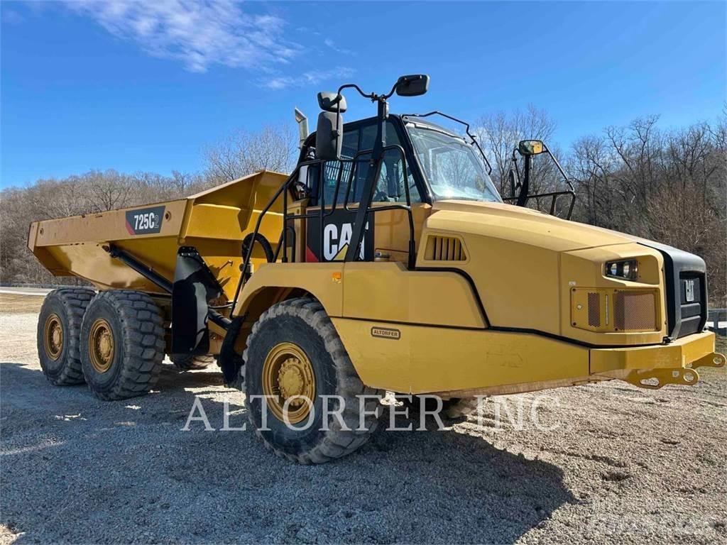 CAT 725C2 Kĺbové nákladné autá