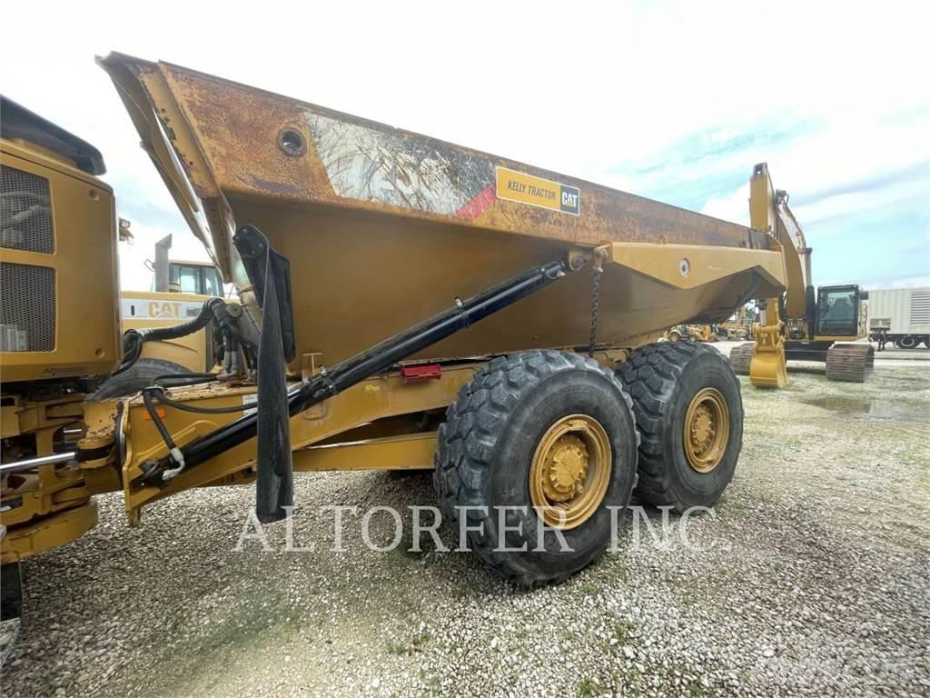 CAT 725C2 Kĺbové nákladné autá