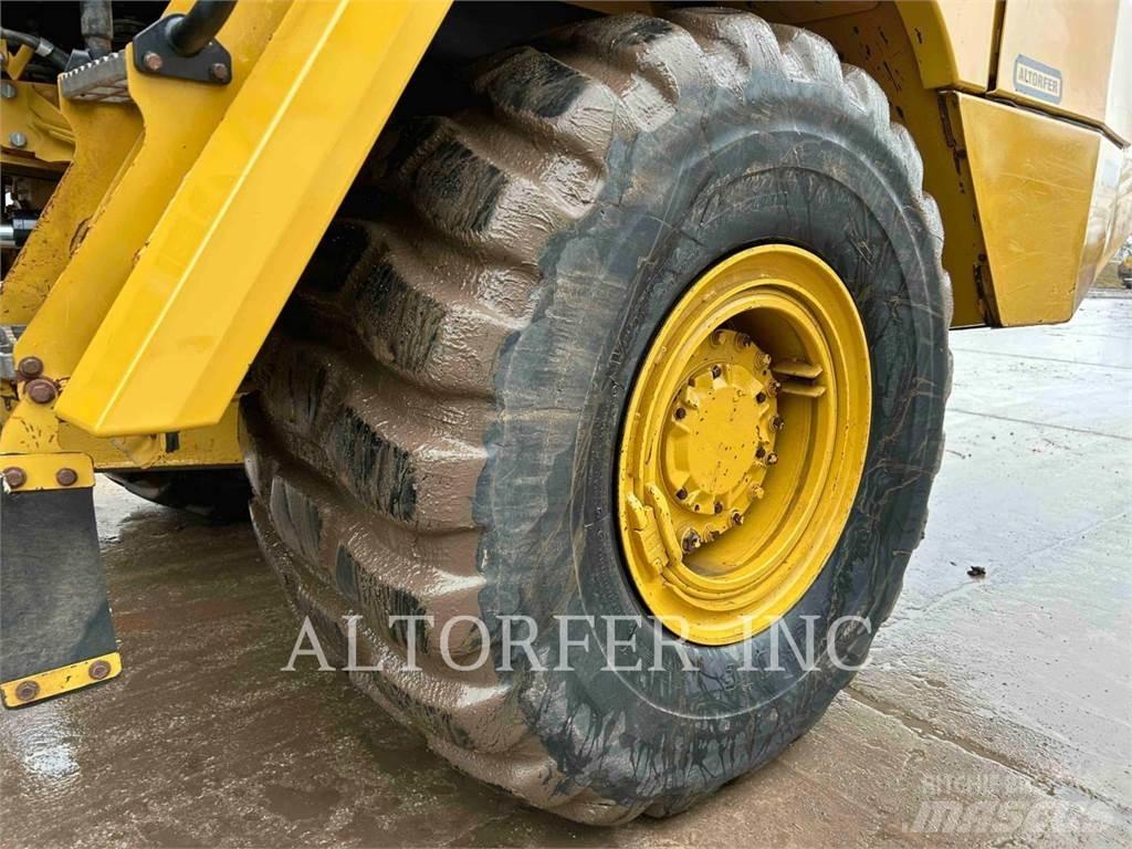 CAT 725C2 Kĺbové nákladné autá