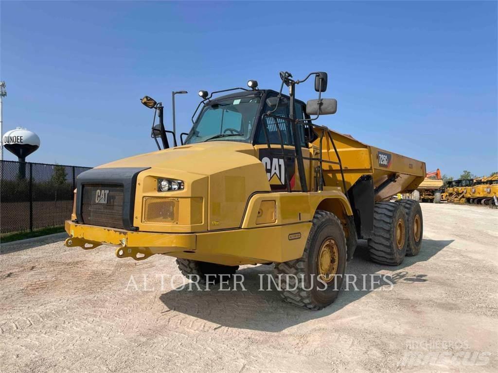 CAT 725C2 Kĺbové nákladné autá
