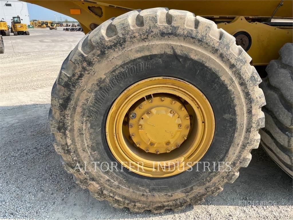 CAT 725C2 Kĺbové nákladné autá