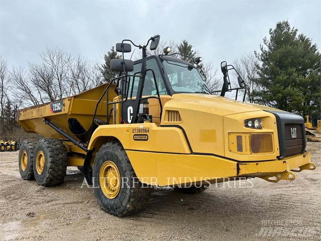 CAT 725C2 Kĺbové nákladné autá