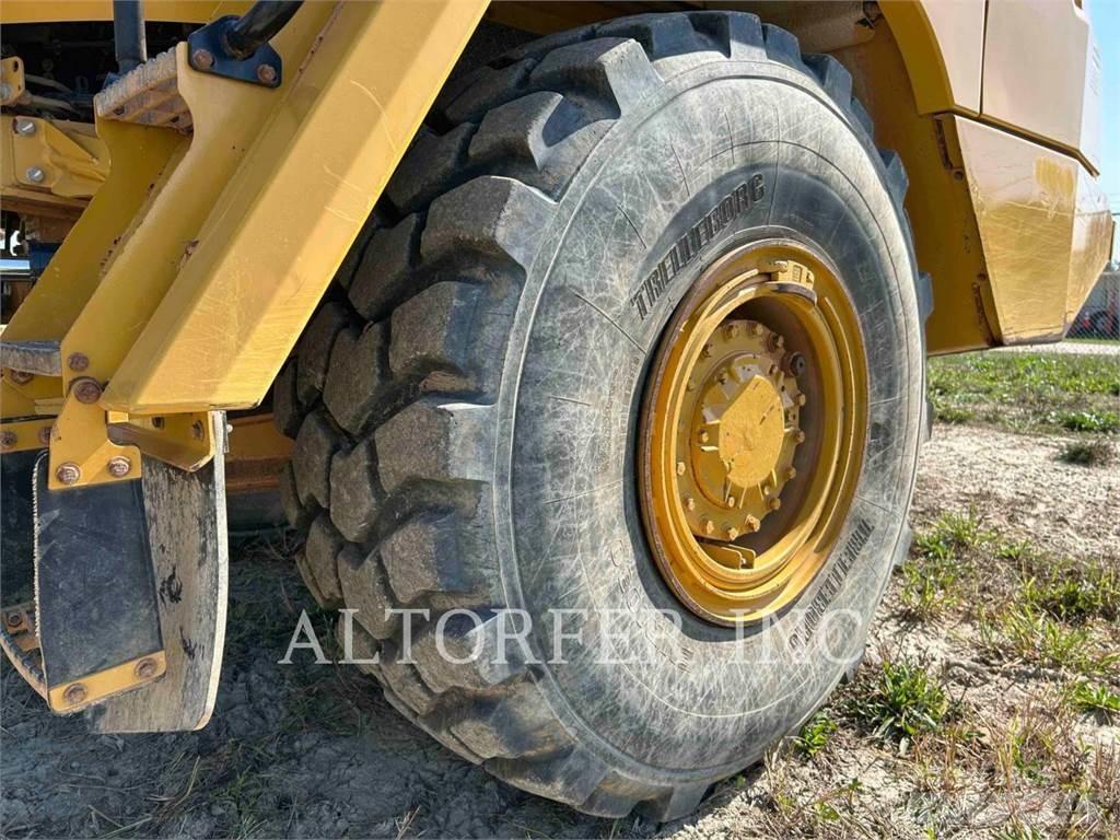 CAT 725C2 Kĺbové nákladné autá