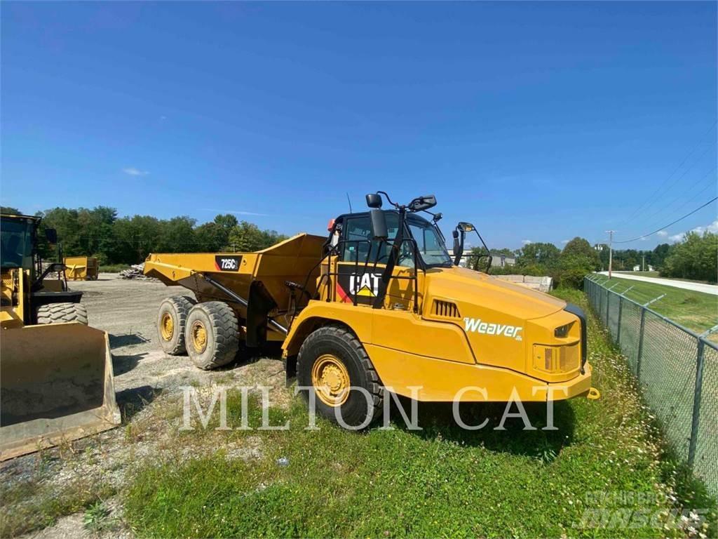 CAT 725C2 Kĺbové nákladné autá