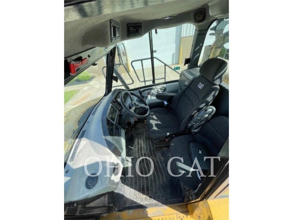 CAT 725C2 Kĺbové nákladné autá