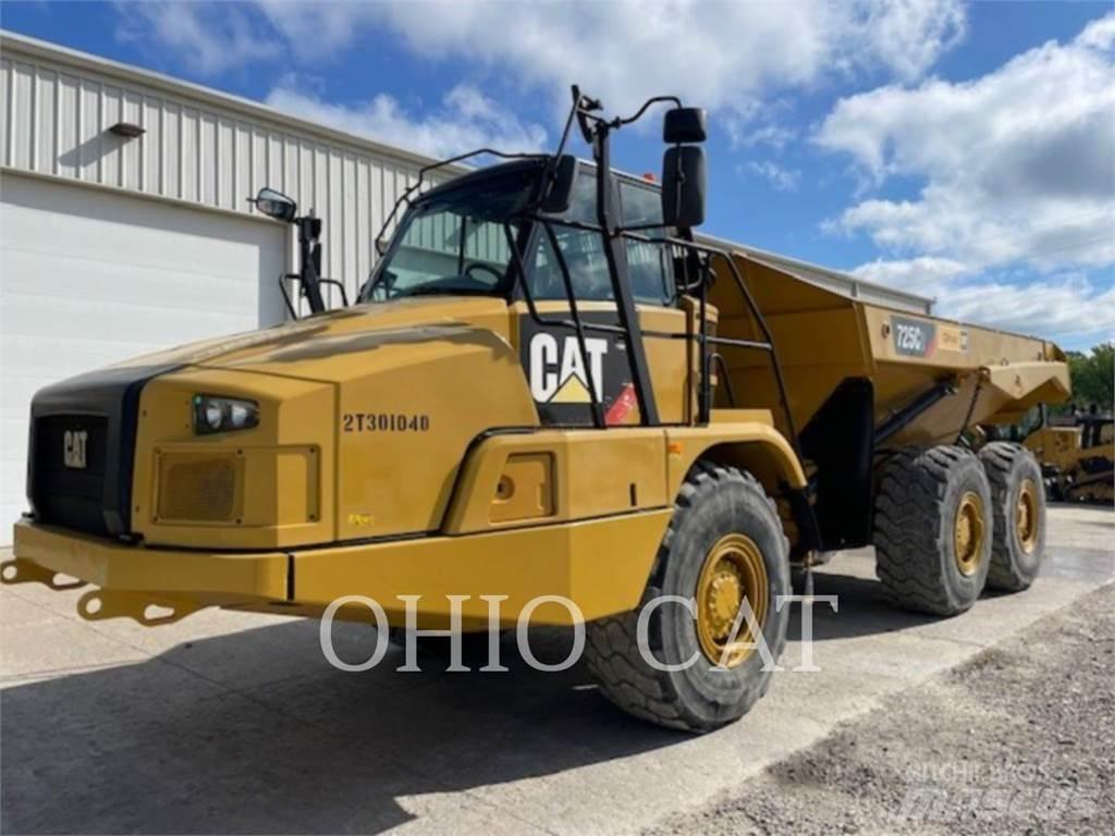 CAT 725C2 Kĺbové nákladné autá