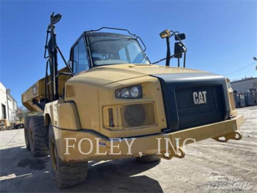 CAT 725C2 Kĺbové nákladné autá