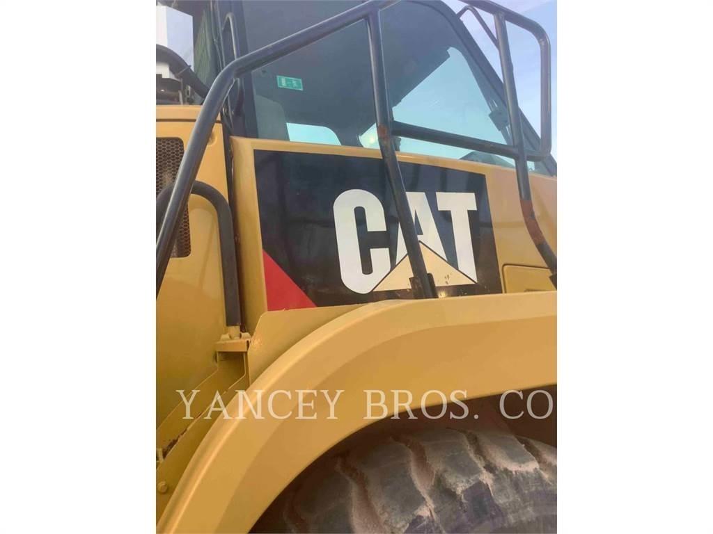 CAT 725C2 Kĺbové nákladné autá