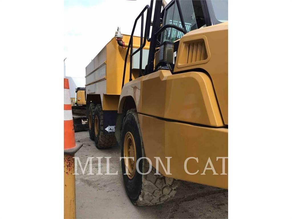 CAT 725C2 Kĺbové nákladné autá