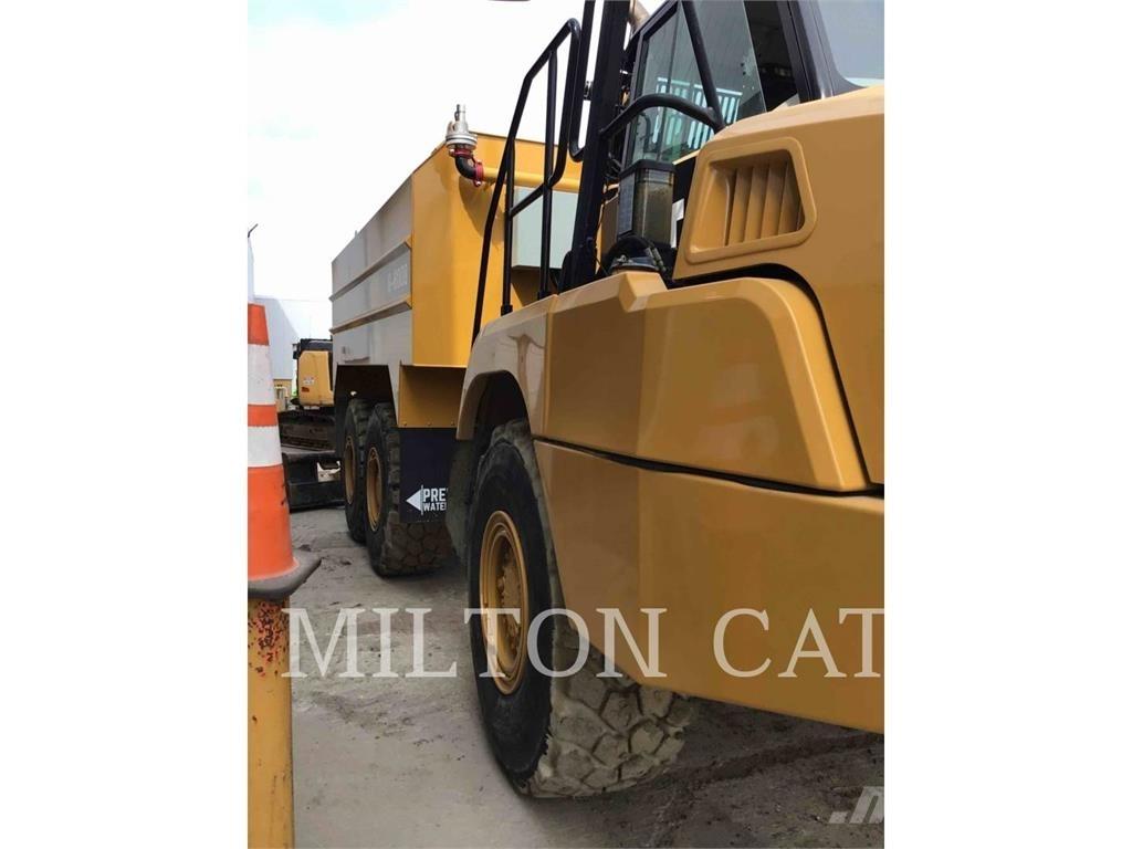 CAT 725C2 Kĺbové nákladné autá