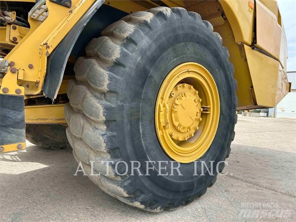 CAT 725C2 WT Kĺbové nákladné autá