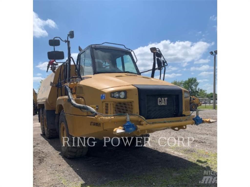 CAT 725C2WW Cisternové nákladné vozidlá
