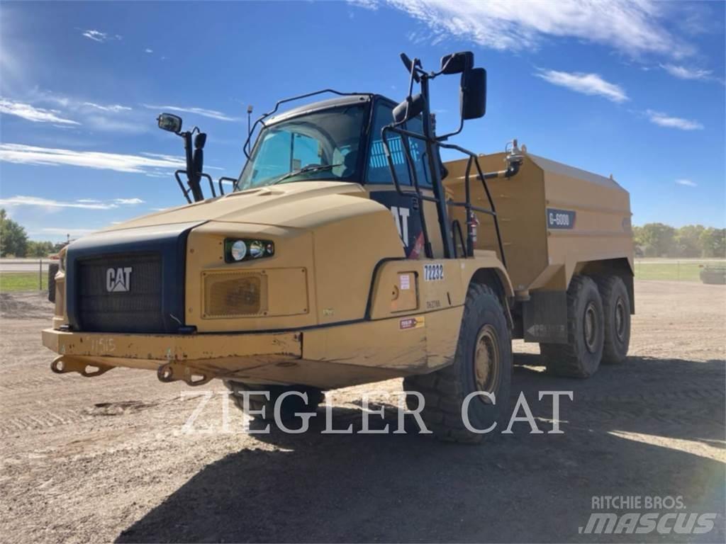 CAT 725CWT Cisternové nákladné vozidlá