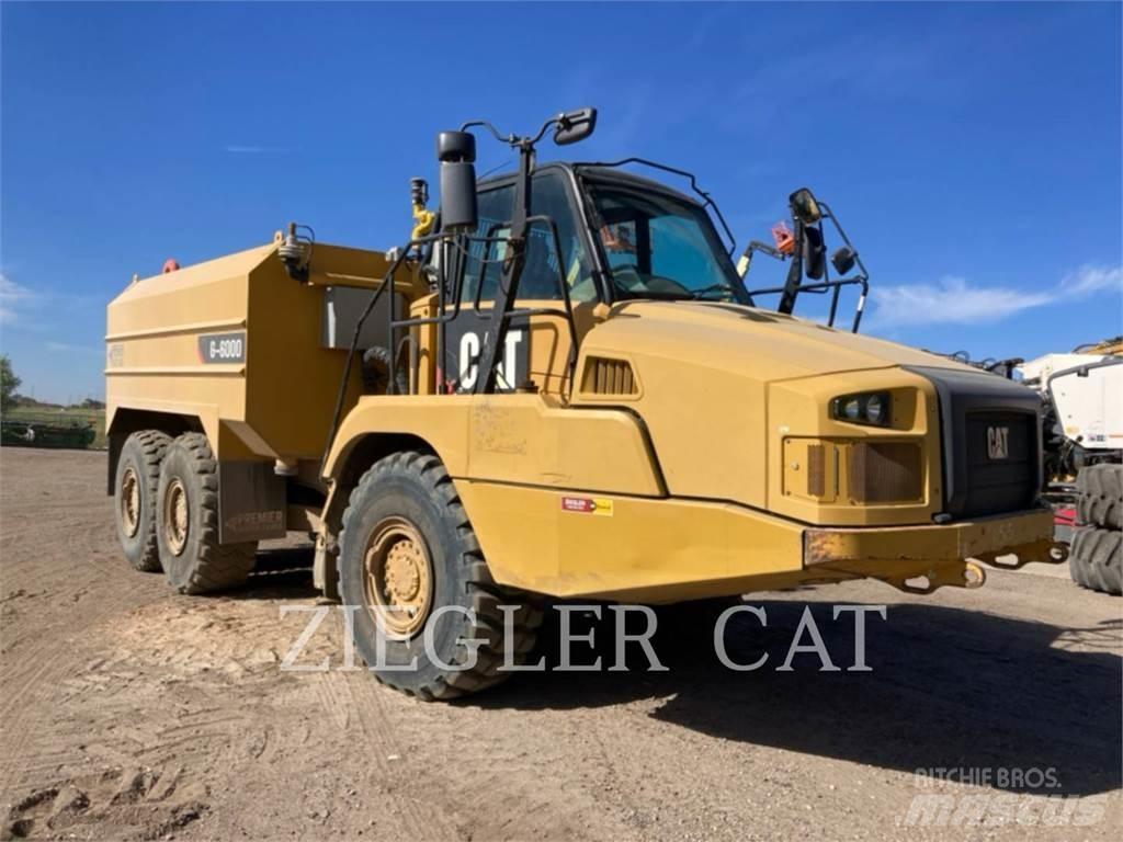 CAT 725CWT Cisternové nákladné vozidlá