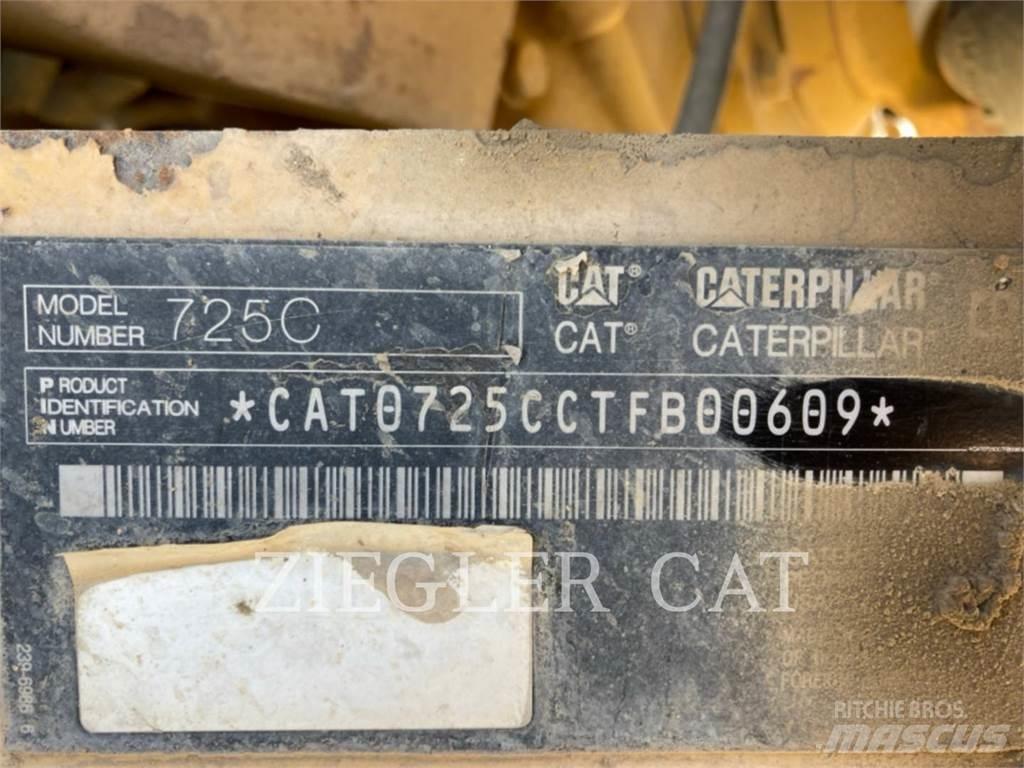 CAT 725CWT Cisternové nákladné vozidlá