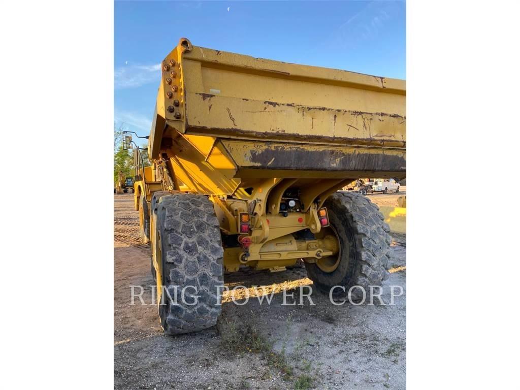 CAT 725WW Cisternové nákladné vozidlá