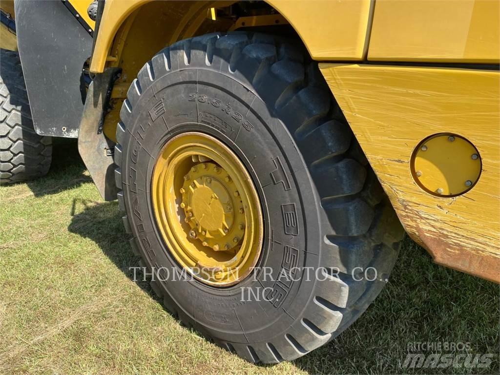 CAT 730 Kĺbové nákladné autá