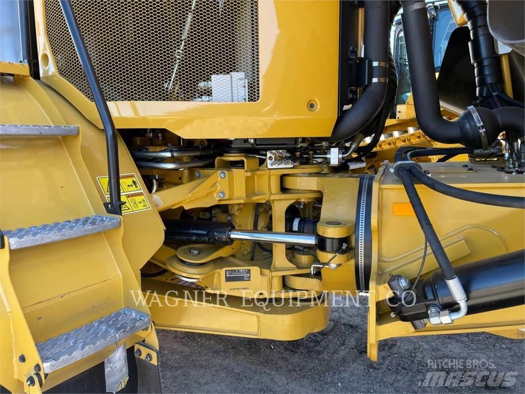 CAT 730 Kĺbové nákladné autá