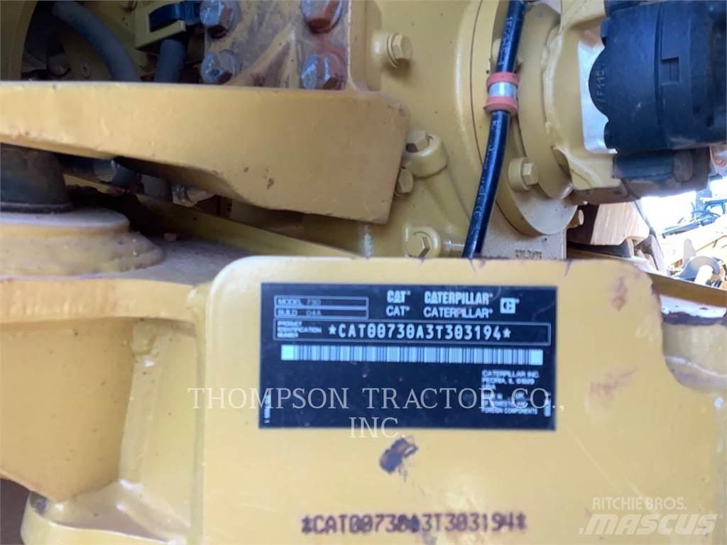 CAT 730 Kĺbové nákladné autá