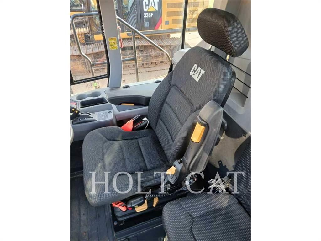 CAT 730 Kĺbové nákladné autá