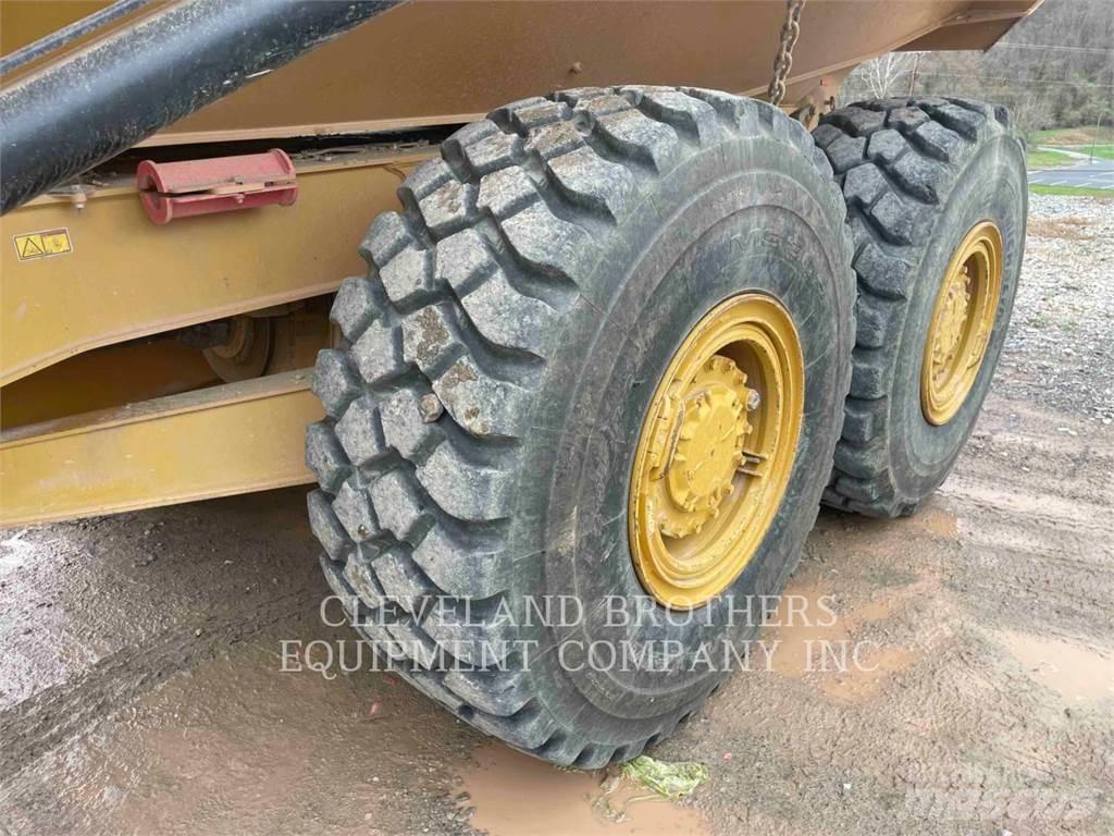 CAT 730 Kĺbové nákladné autá