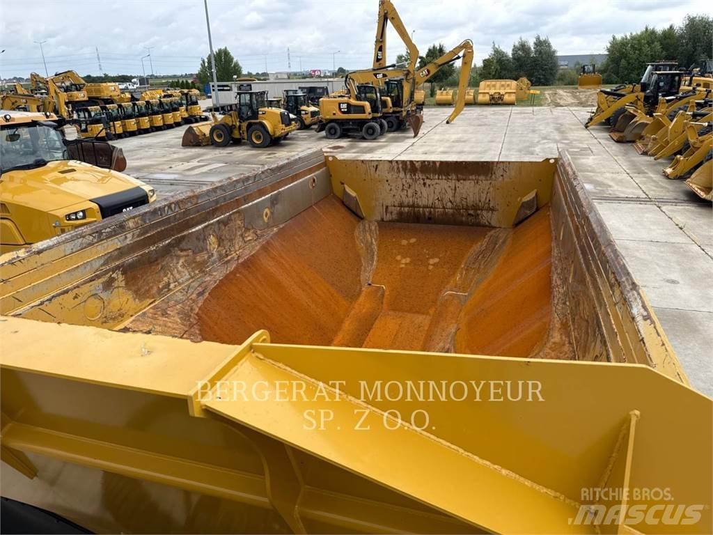 CAT 730 Kĺbové nákladné autá