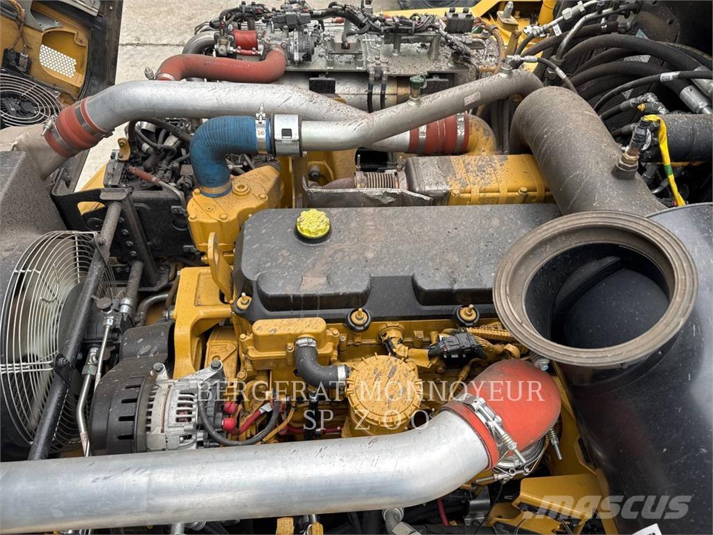 CAT 730 Kĺbové nákladné autá