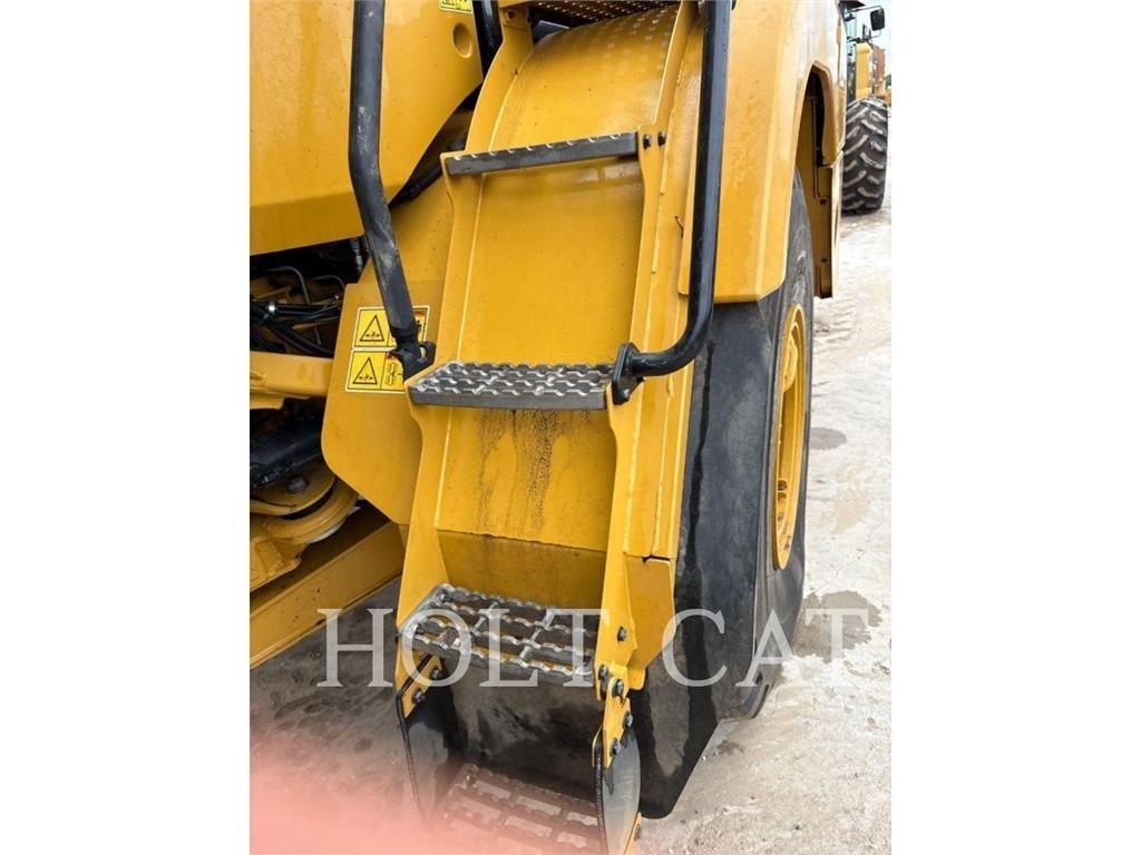 CAT 730 Kĺbové nákladné autá